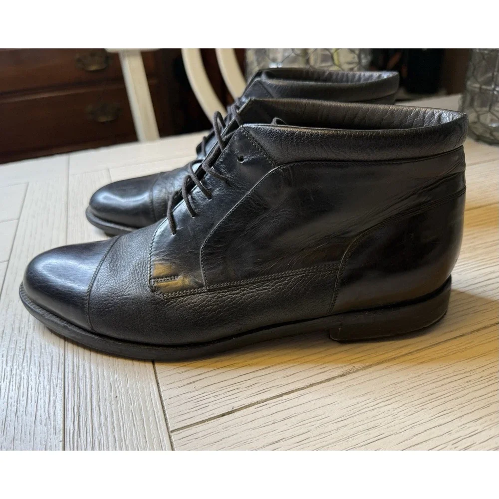 Johnston & Murphy Cellini black deerskin ankle Chukka boots made in Italy. 10 M‎